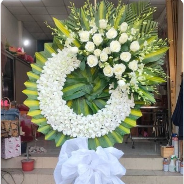Hoa Viếng Kệ Đỏ Tưởng Niệm - N393